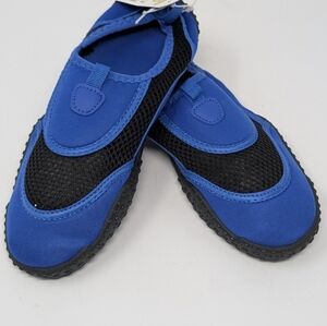 NWT Kid's Water Shoes